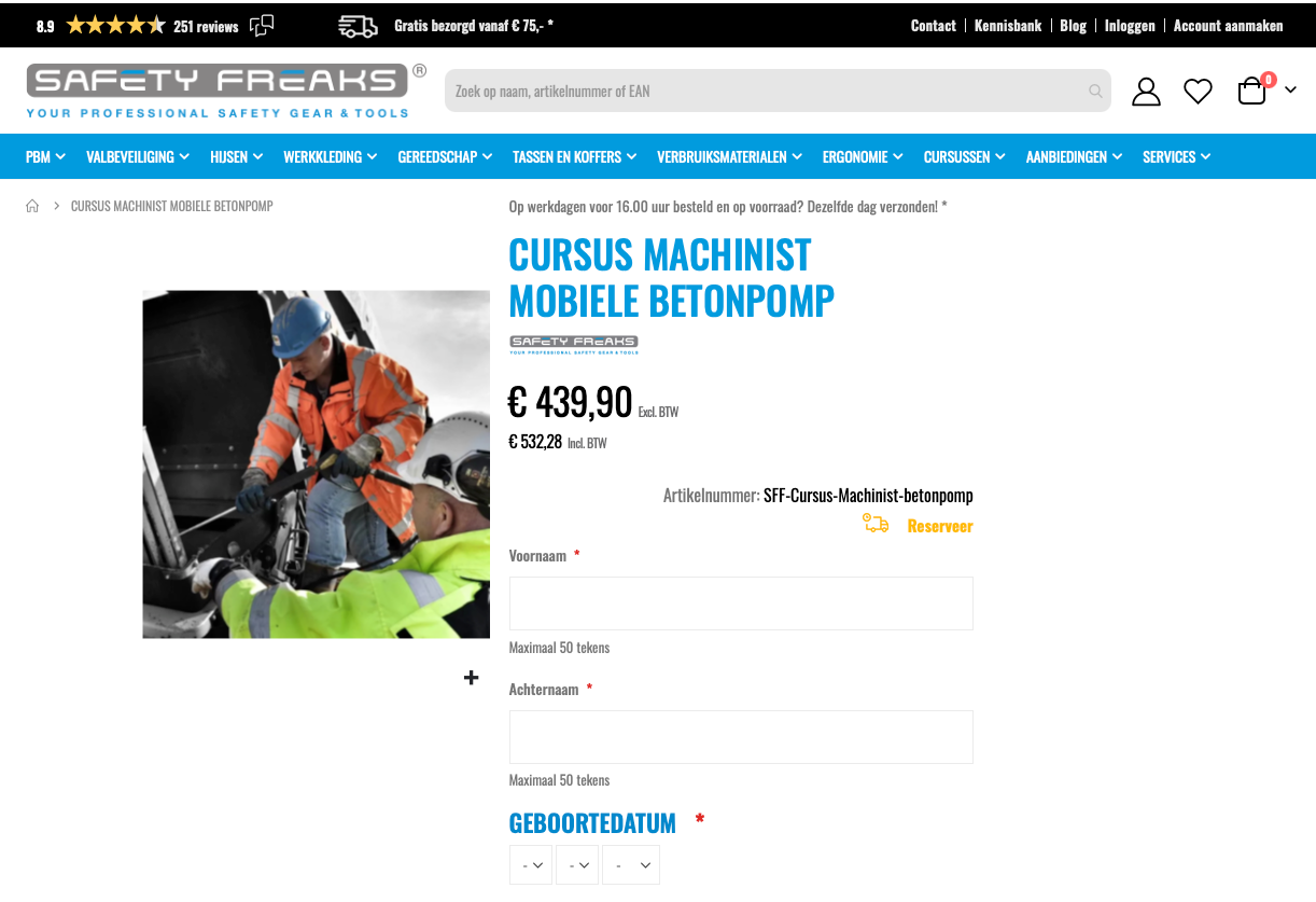 De cursus-aanmelding van SafetyFreaks met invulvelden voor NAW en geboortedatum